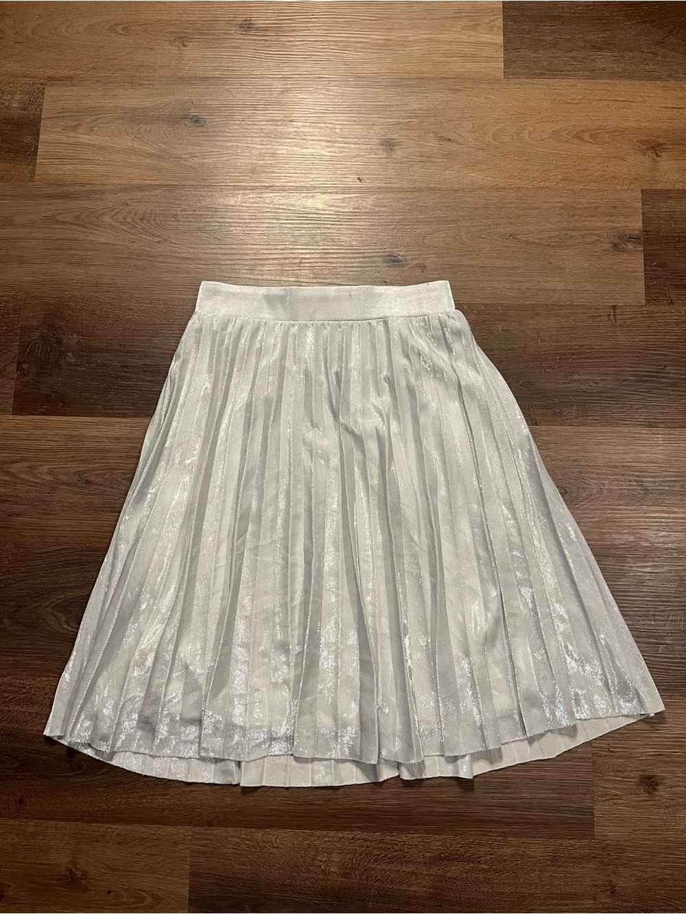 Metro Wear White Shimmery Pleated Midi Skirt